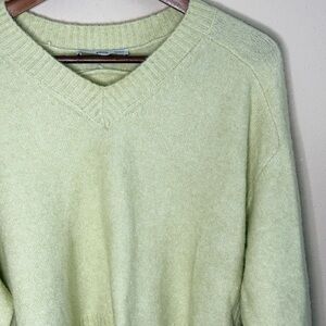 Mango NWOT Pistachio Green V-Neck Knit Sweater M Relaxed Pullover